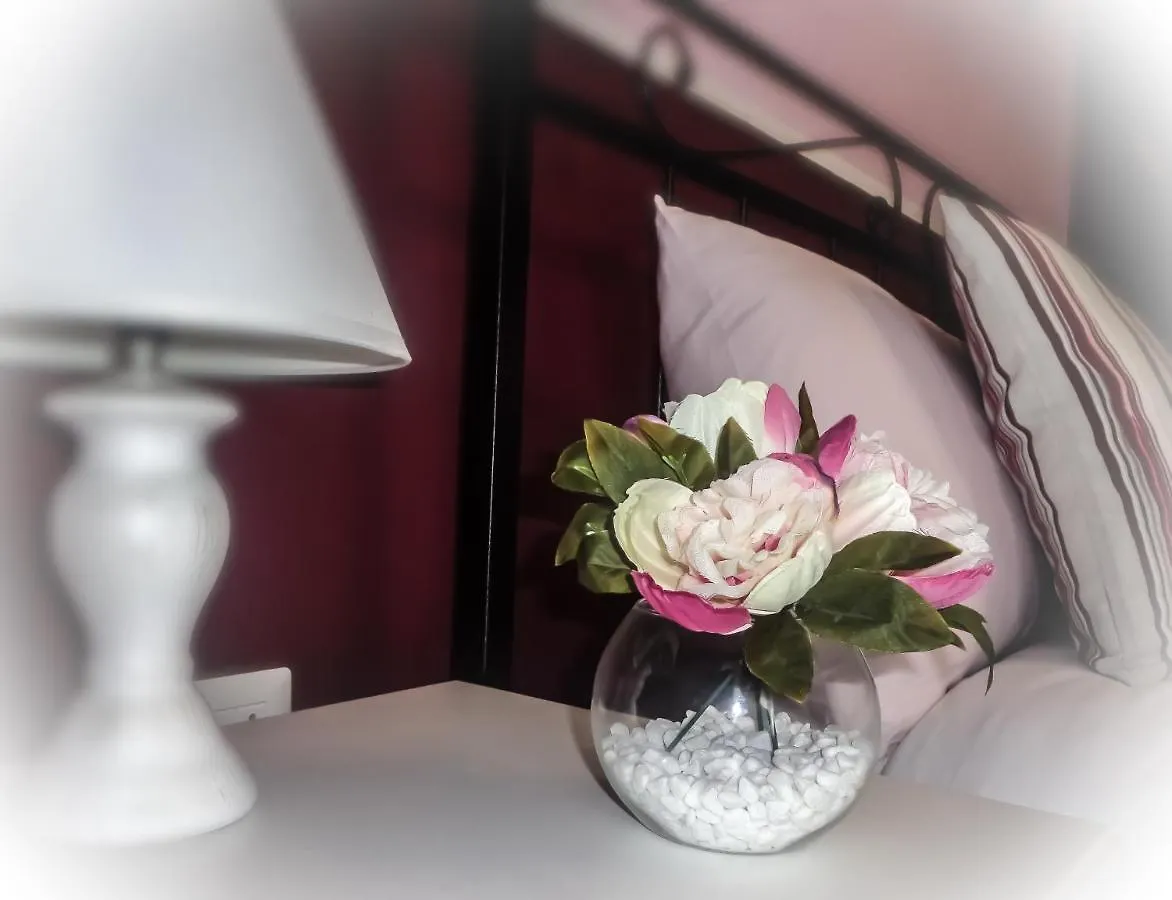 Chloe'S Rooms Cagliari Guest house