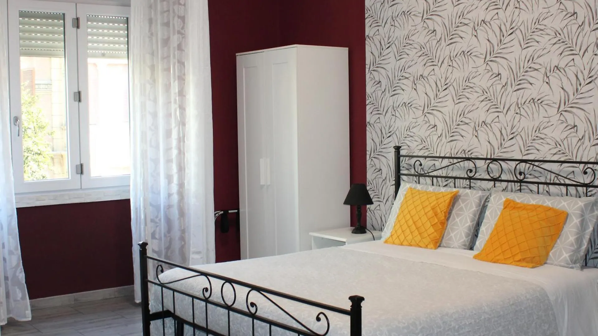 Chloe'S Rooms Cagliari Guest house