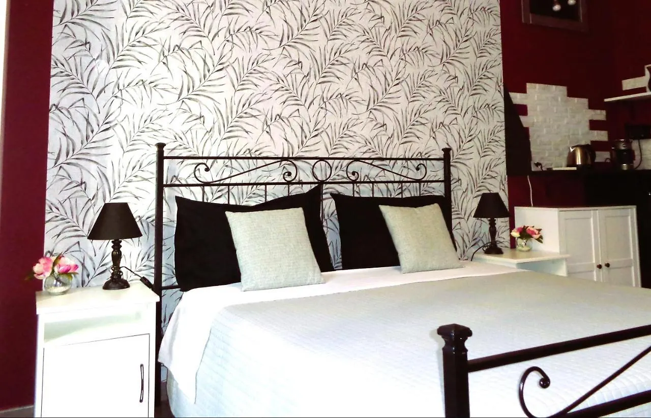 Chloe'S Rooms Cagliari Guest house